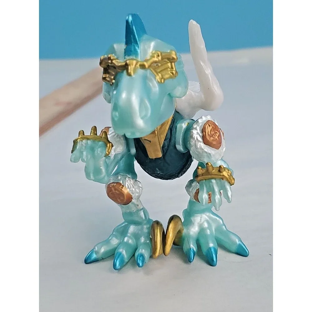 Treasure X Fire vs. Ice Extinct Beasts Frost Smasher Dinosaur Figure Moose Toys